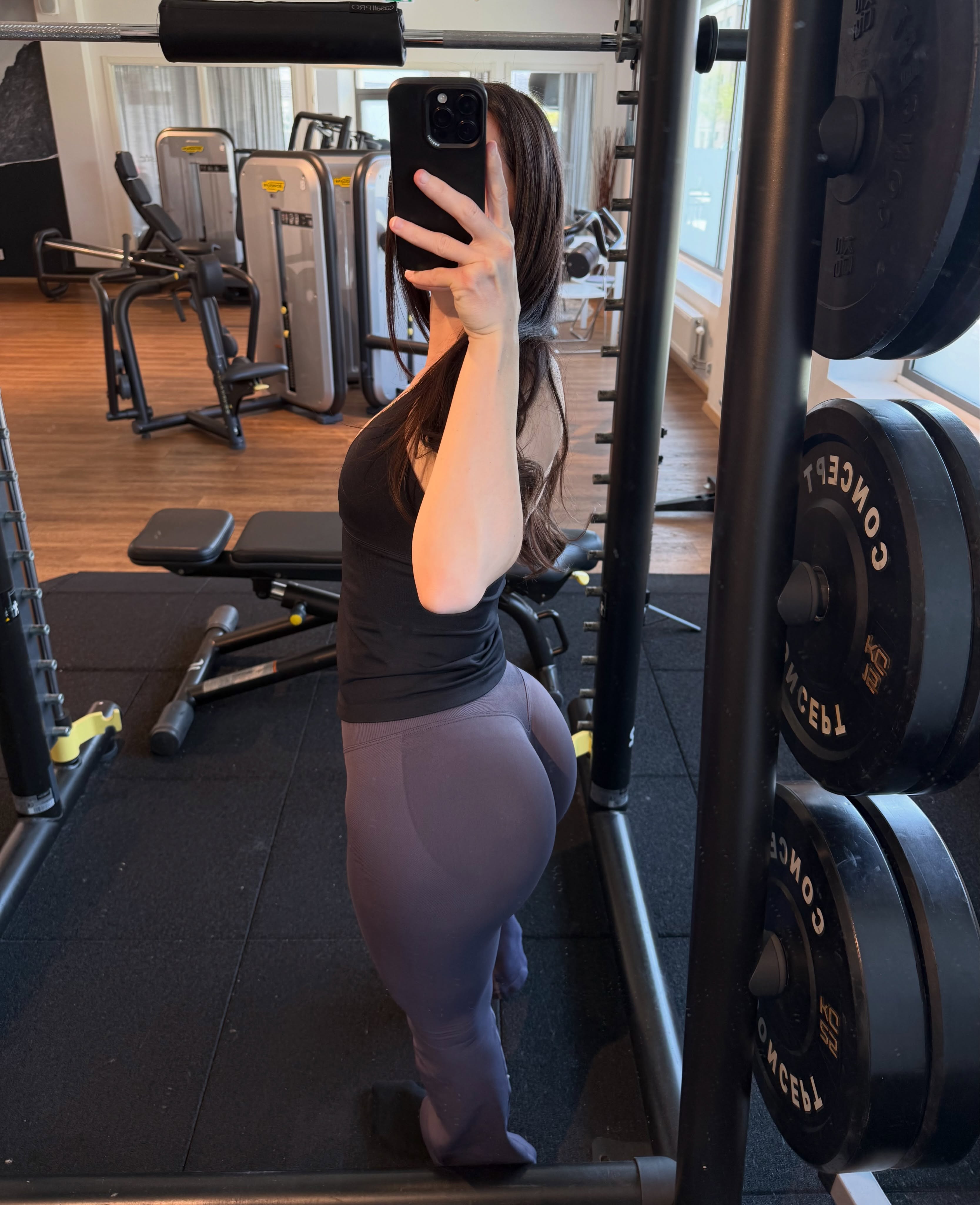 Hon sätter sig bredvid dig på gymmet...
@savage.galr
#ofsverige #svenskcreator #